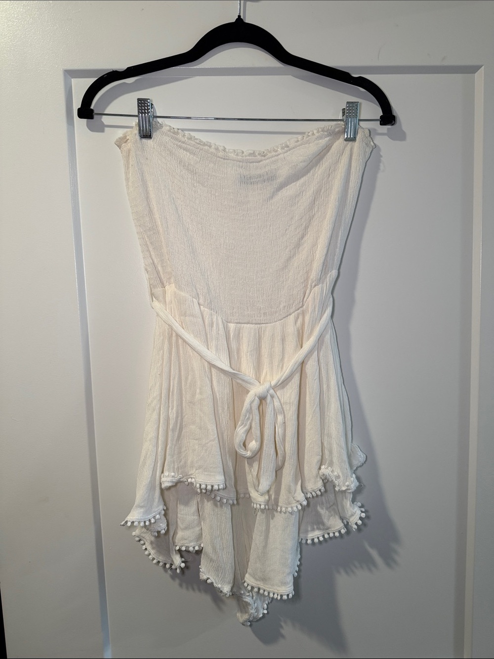 Simplee Off-White Strapless Smocked Romper